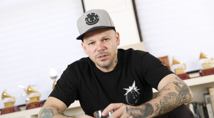 Residente presenta «Ron en el piso»