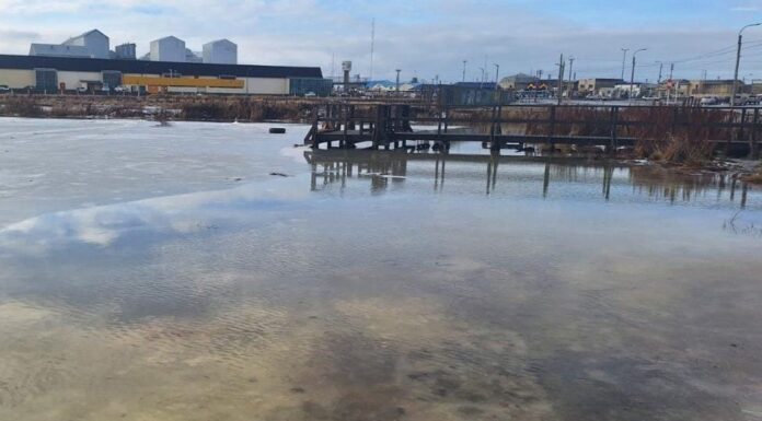 Por seguridad recomiendan no realizar actividades invernales en la Laguna de los Patos