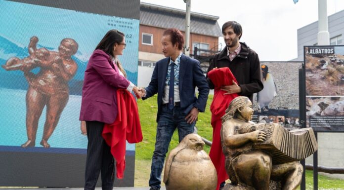 El Voluptuoso Sol de Xu Hongfei brilla en el Museo del Fin Del Mundo en Ushuaia