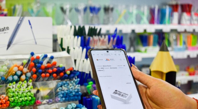 Precio Bajo sigue creciendo: más comercios y artículos escolares disponibles