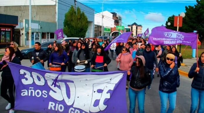 Fuerte reclamo docente: paro, desobligaciones y movilización en toda la provincia