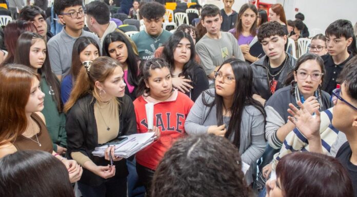 Juventudes fueguinas se preparan para debatir el mundo en el VII Modelo ONU