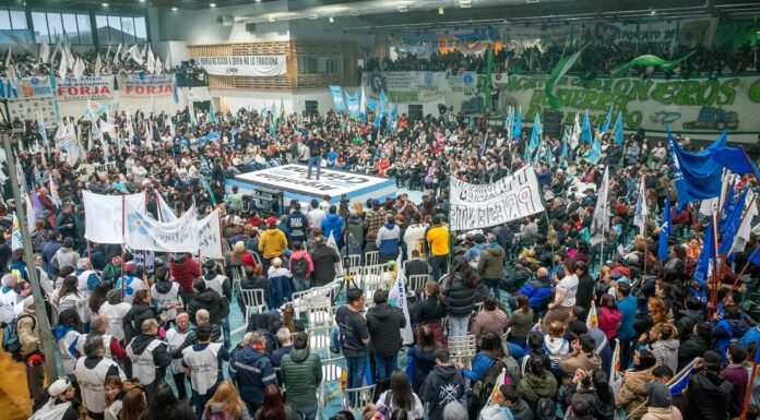 Multitudinario acto en Ushuaia: el PJ fueguino expresó su apoyo a Cristina Fernández de Kirchner