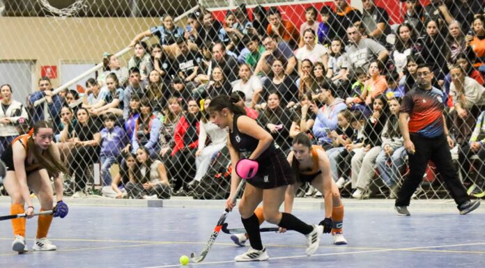 El deporte fueguino volvió con todo: definiciones intensas en vóley y hockey