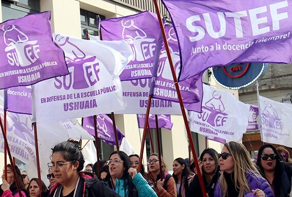 SUTEF impulsa un frente docente nacional para defender la educación pública