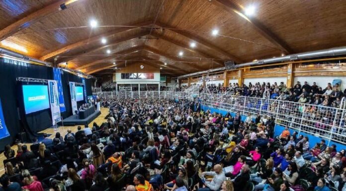 Río Grande apuesta a la educación: más de 1800 docentes inscriptos en el 1° Congreso Municipal Educativo