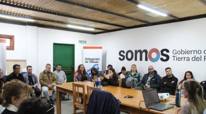 Conversatorio en Tolhuin sobre el abordaje responsable del suicidio en los medios