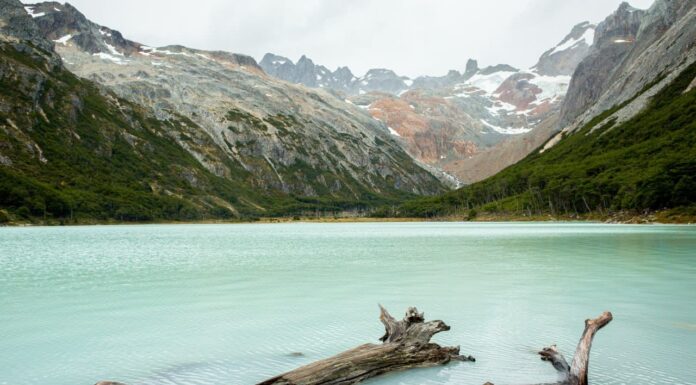 Avanzan las obras de mejora y ampliación en el estacionamiento de Laguna Esmeralda