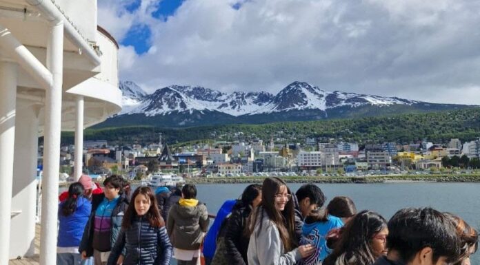 Inició el ciclo de visitas escolares a Cruceros Antárticos