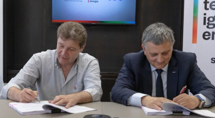 El Gobierno de la Provincia de Tierra del Fuego e YPF firmaron la cesión oficial de las áreas de explotación hidrocarburífera a la provincia