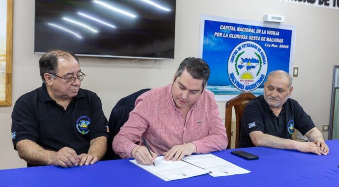 El intendente firmó decreto de titulación de tierras del Centro de Veteranos