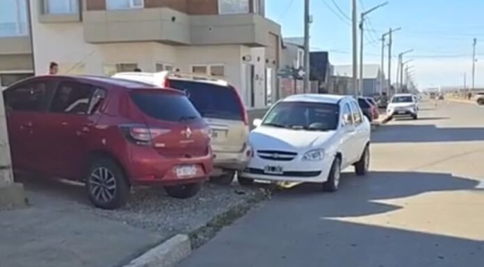 Impactante choque en Río Grande: tres vehículos involucrados en calle Posadas