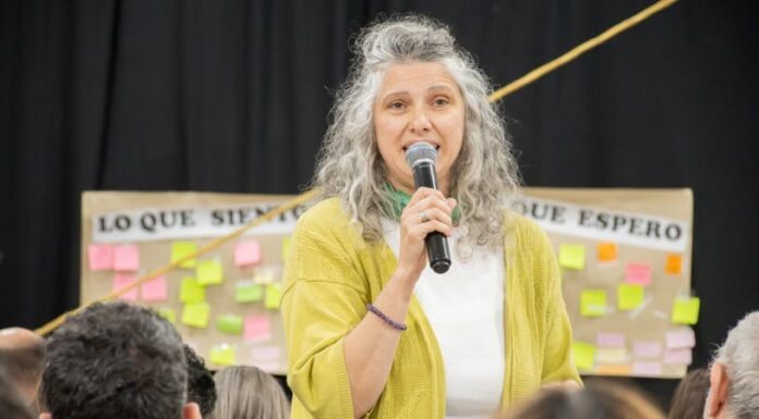 Homenaje a docentes bicontinentales por su labor educativa en la Antártida