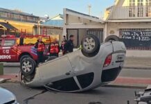 Una conductora resultó herida tras el vuelco de su vehículo