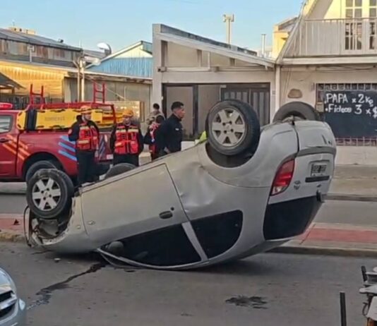 Una conductora resultó herida tras el vuelco de su vehículo