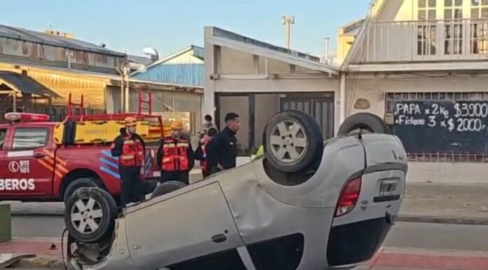 Una conductora resultó herida tras el vuelco de su vehículo