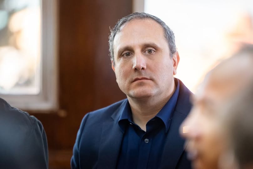 Cuestionan la implementación del “goteo diario” por su impacto en las finanzas públicas