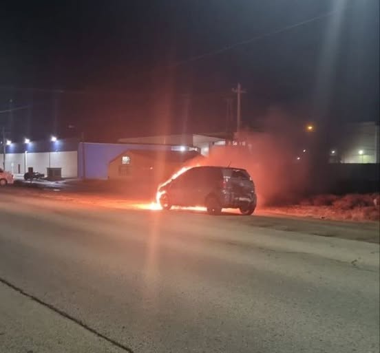 Un vehículo se incendió sobre la Ruta 3