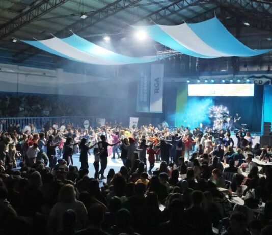 Peña folklórica para celebrar la víspera del 25 de Mayo en Río Grande