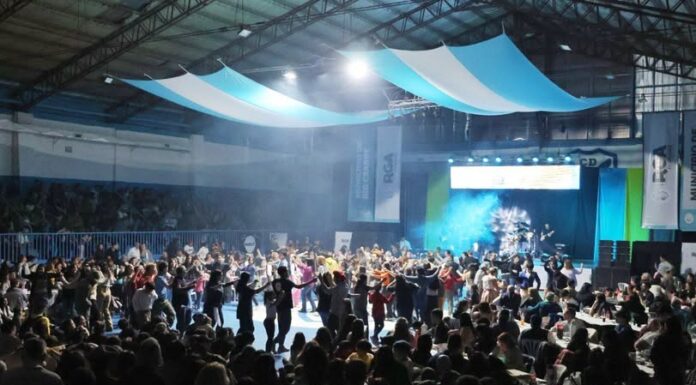 Peña folklórica para celebrar la víspera del 25 de Mayo en Río Grande