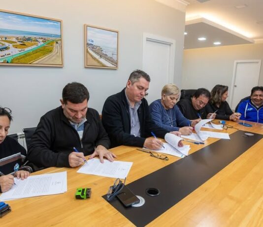 Acuerdan un nuevo aumento salarial para trabajadores municipales
