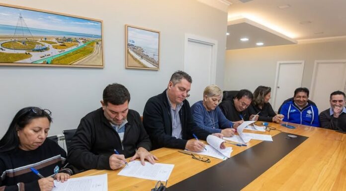 Acuerdan un nuevo aumento salarial para trabajadores municipales