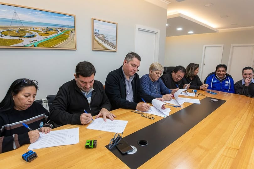 Acuerdan un nuevo aumento salarial para trabajadores municipales