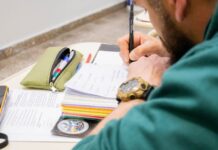 Inscripciones abiertas para quienes adeudan materias del nivel secundario