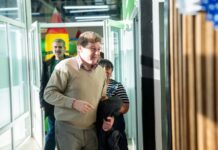 Gustavo Melella recorrió el Centro de Desarrollo Infantil del barrio Kaupén