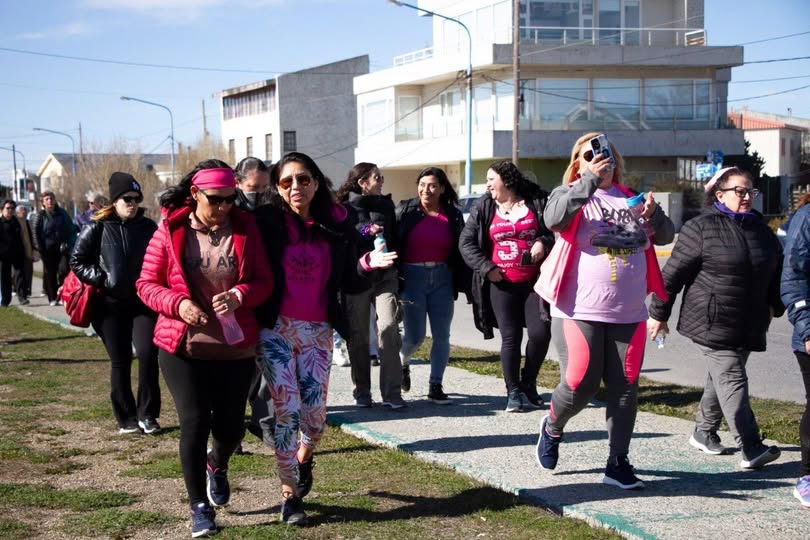 Río Grande se suma a la Caminata Rosa con actividades de concientización